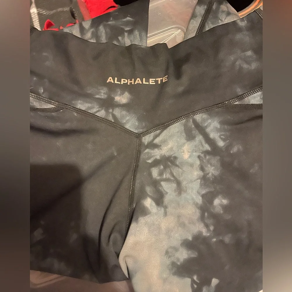 Alphalete acid wash leggings - Picture 2 of 3
